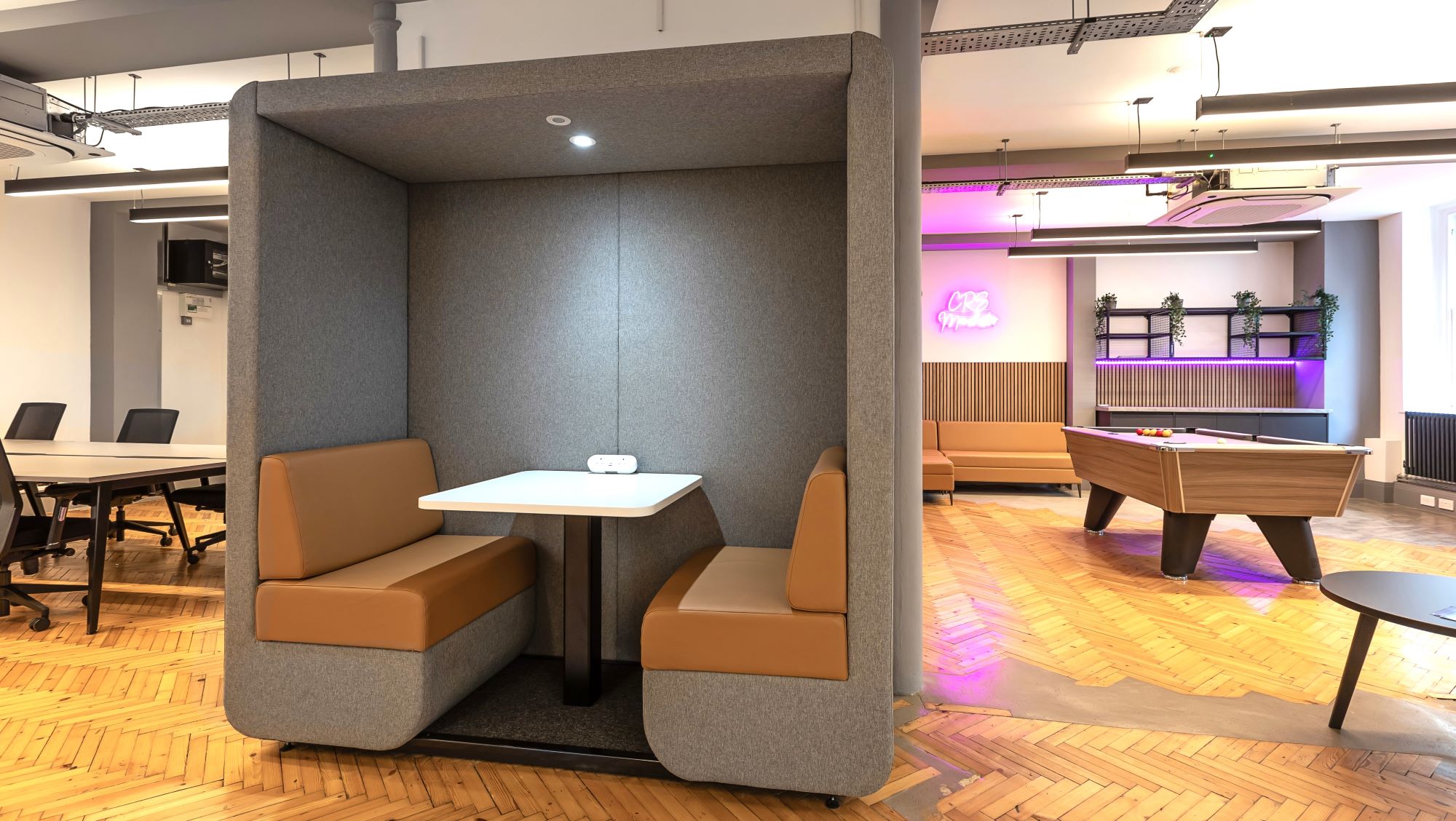 Free Standing Open Meeting Pod For 4 People