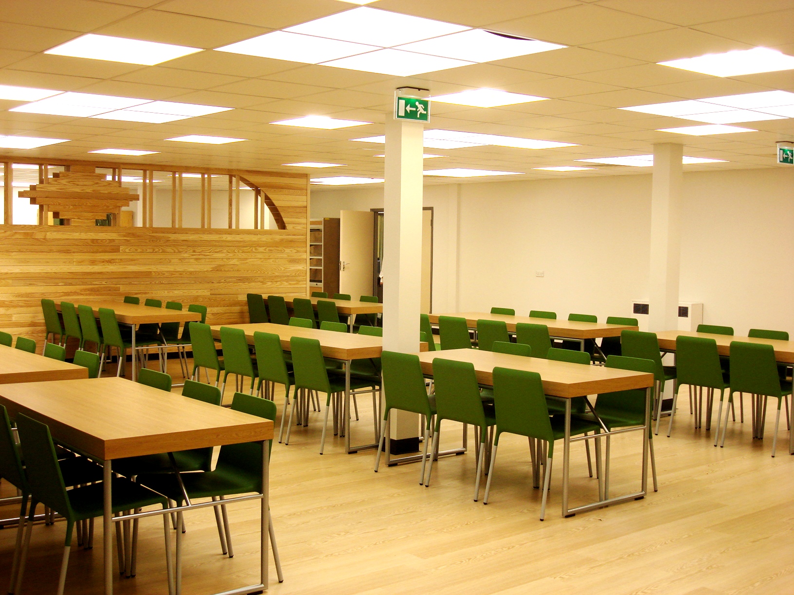 Isle Of Wight College Breakout Area Canteen8